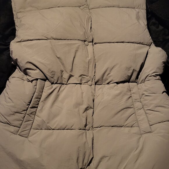 NWT Cotton On Mother Puffer Vest 2.0 - L/XL - dusty khaki/olive - Picture 2 of 5